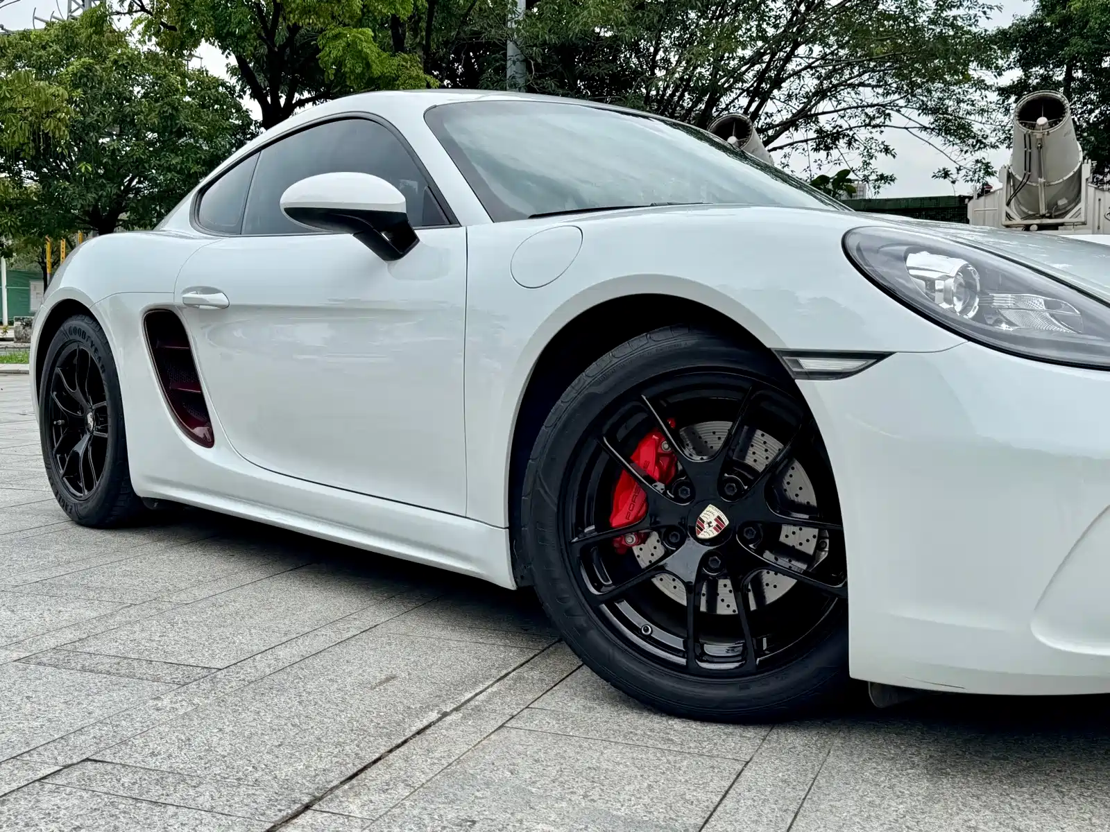 Photo 21 - Porsche 718