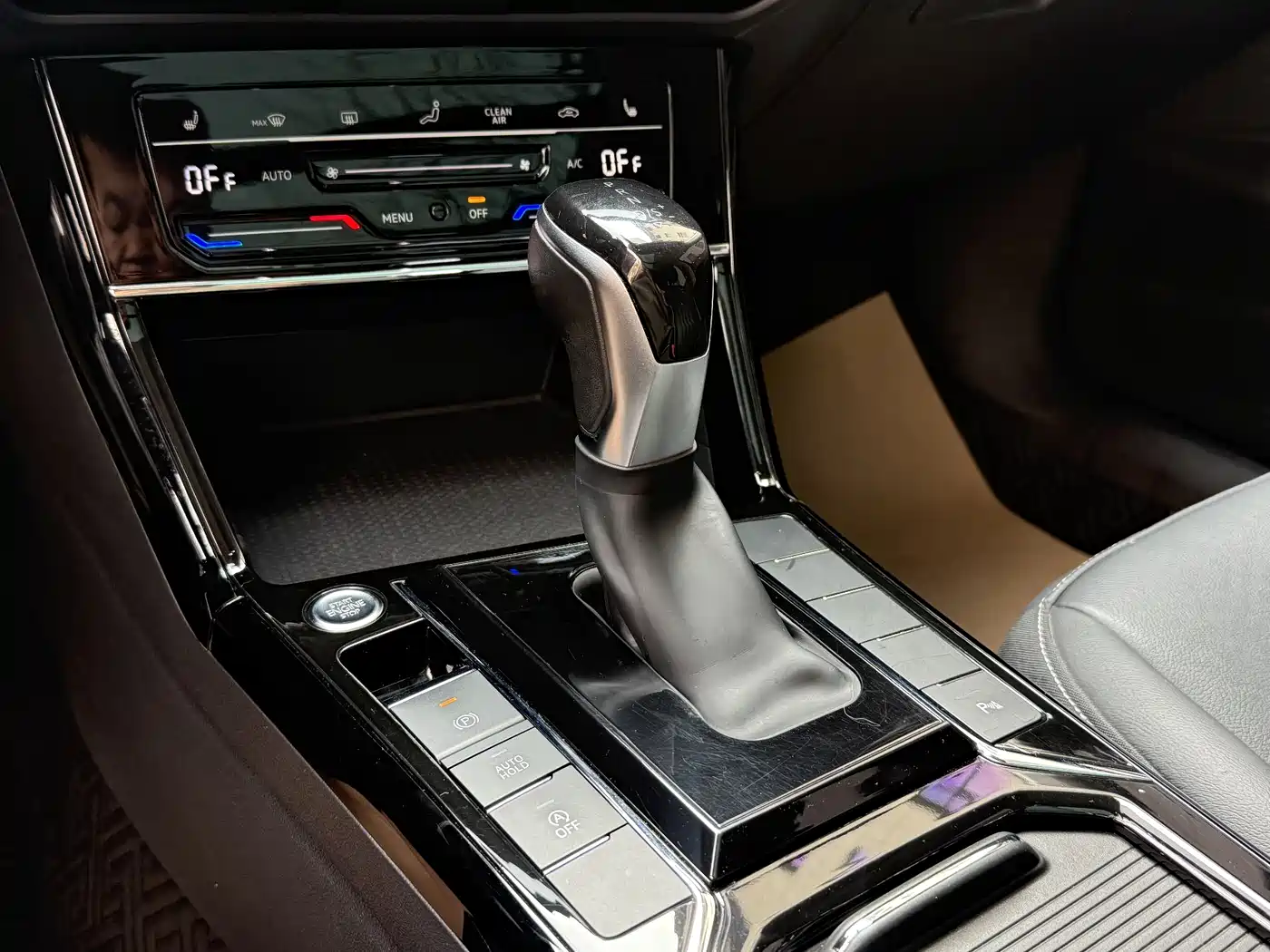 Volkswagen Passat 2023 Facelift 330TSI Elite Edition фото 19