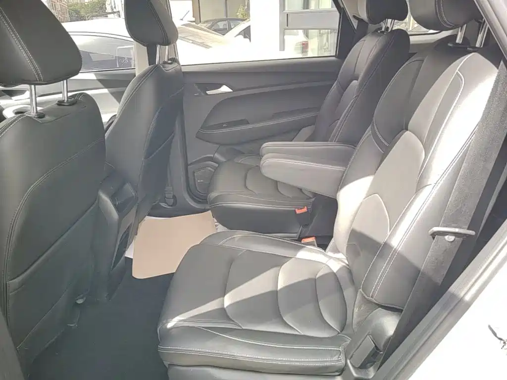 Baojun 530 2021 2021 Global Anniversary Edition 1.5T CVT Luxury 6-seater