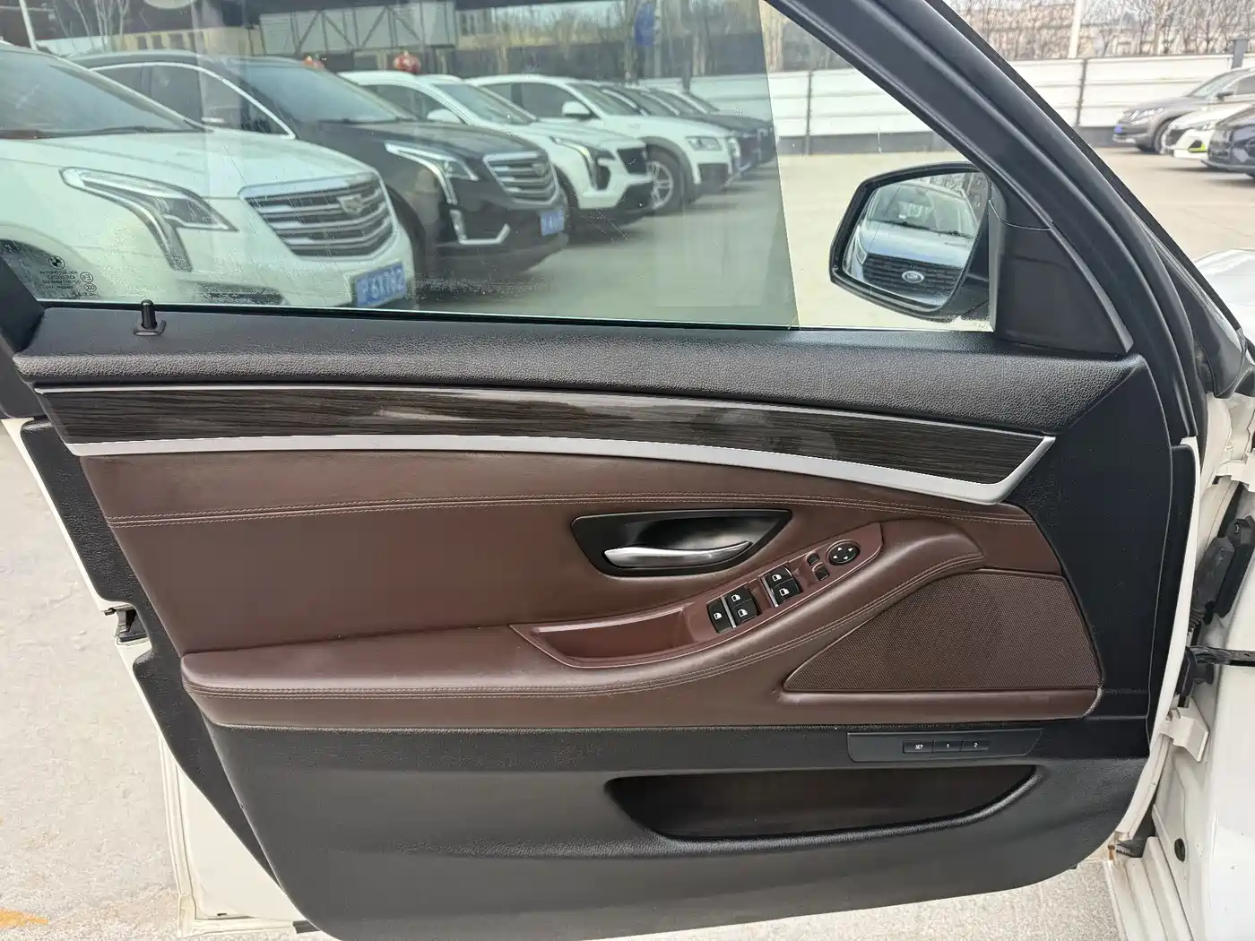 BMW 5 Series 2014 525Li Luxury Design Package фото 3