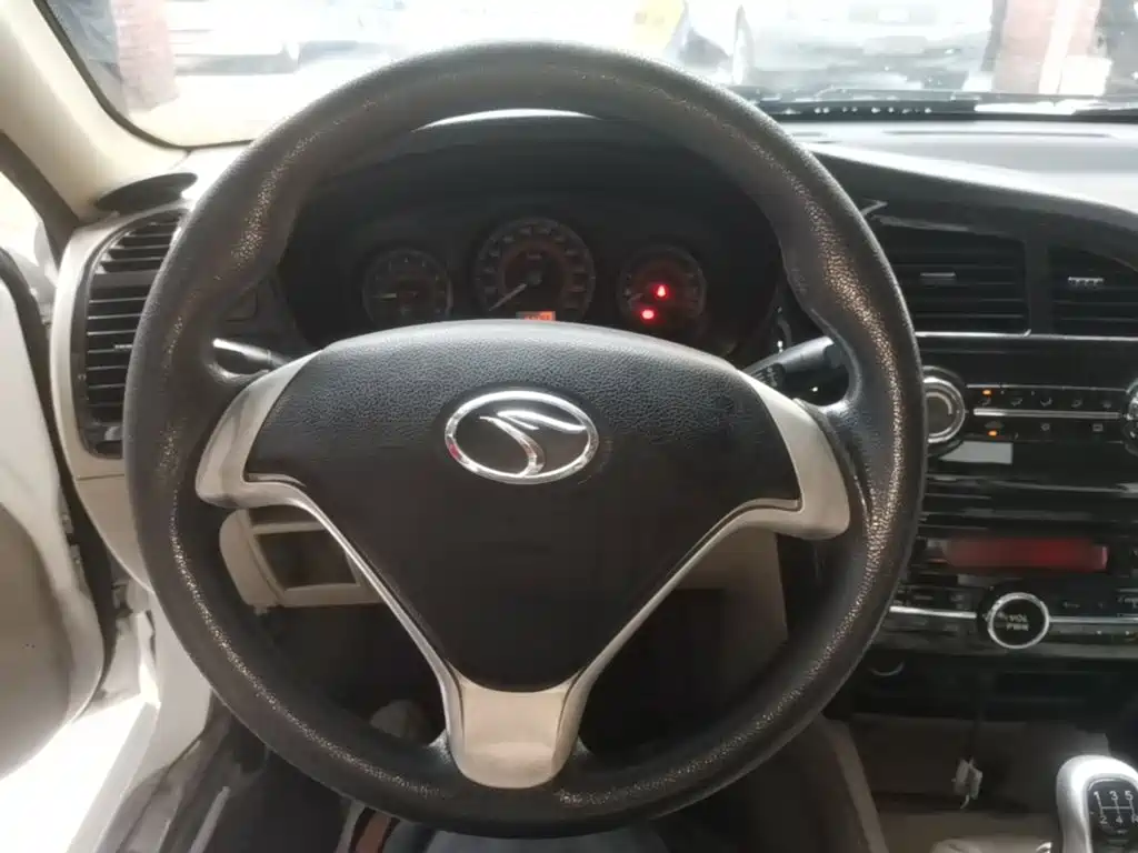 Soueast V3 Lingyue 2014 2014 1.5L Manual People's Edition