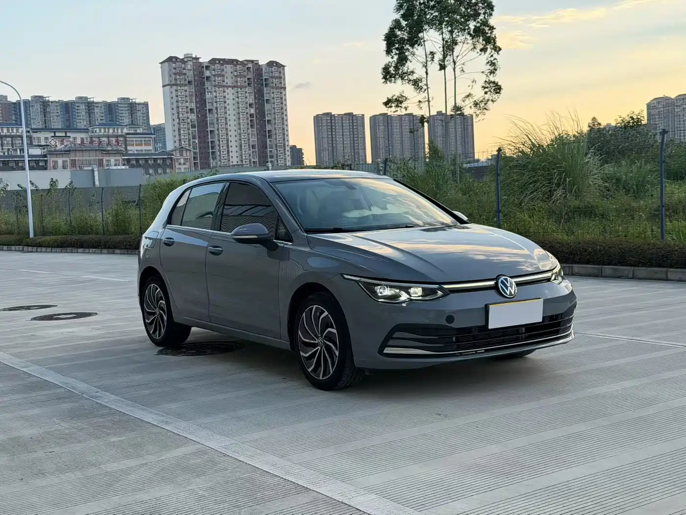 Фото 3 - Volkswagen Golf