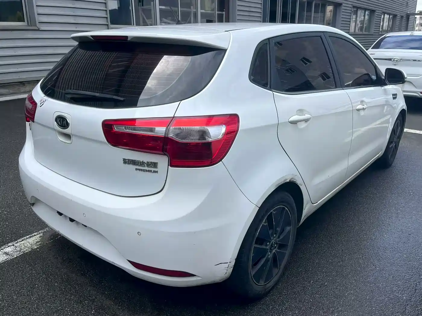 Kia K2 2012 2012 Hatchback 1.6L AT Premium