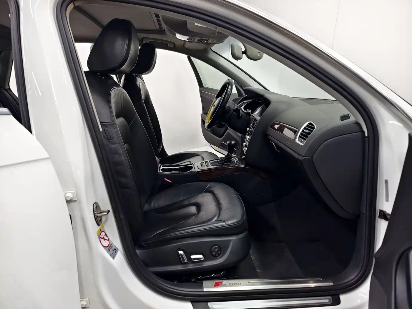Audi A4L 2015 35 TFSI Auto Comfort фото 14