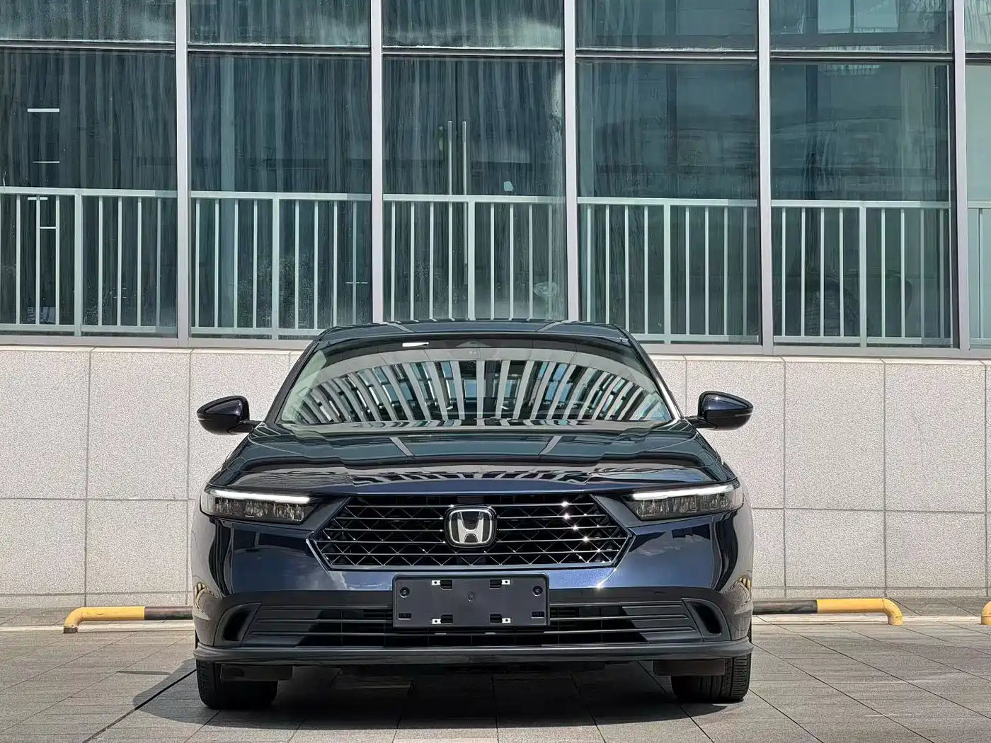 Фото 2 - Honda Accord