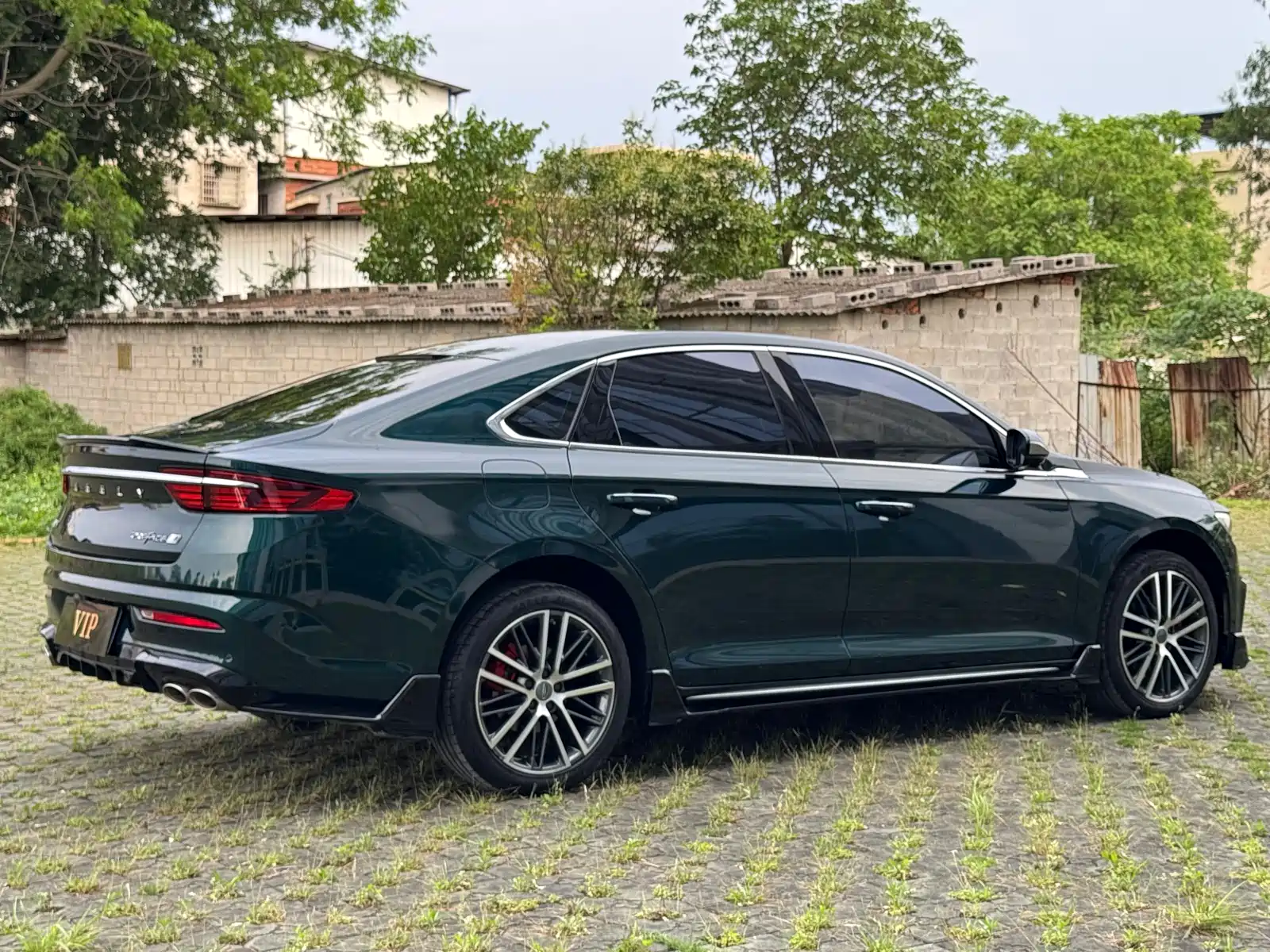 Фото 4 - Geely Preface