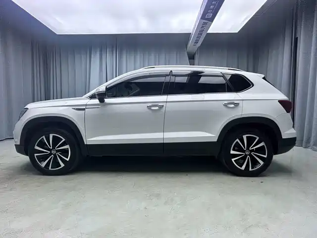 Volkswagen Tharu 2022 280TSI FWD Luxury Edition — фото 4
