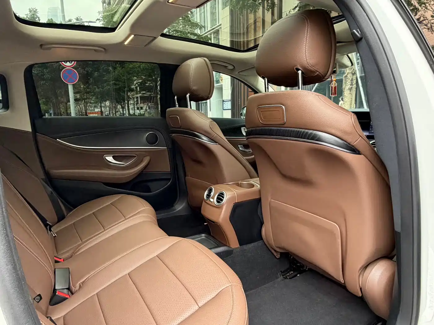 Mercedes-Benz E-Class 2018 E 300 L Sport Fashion фото 15