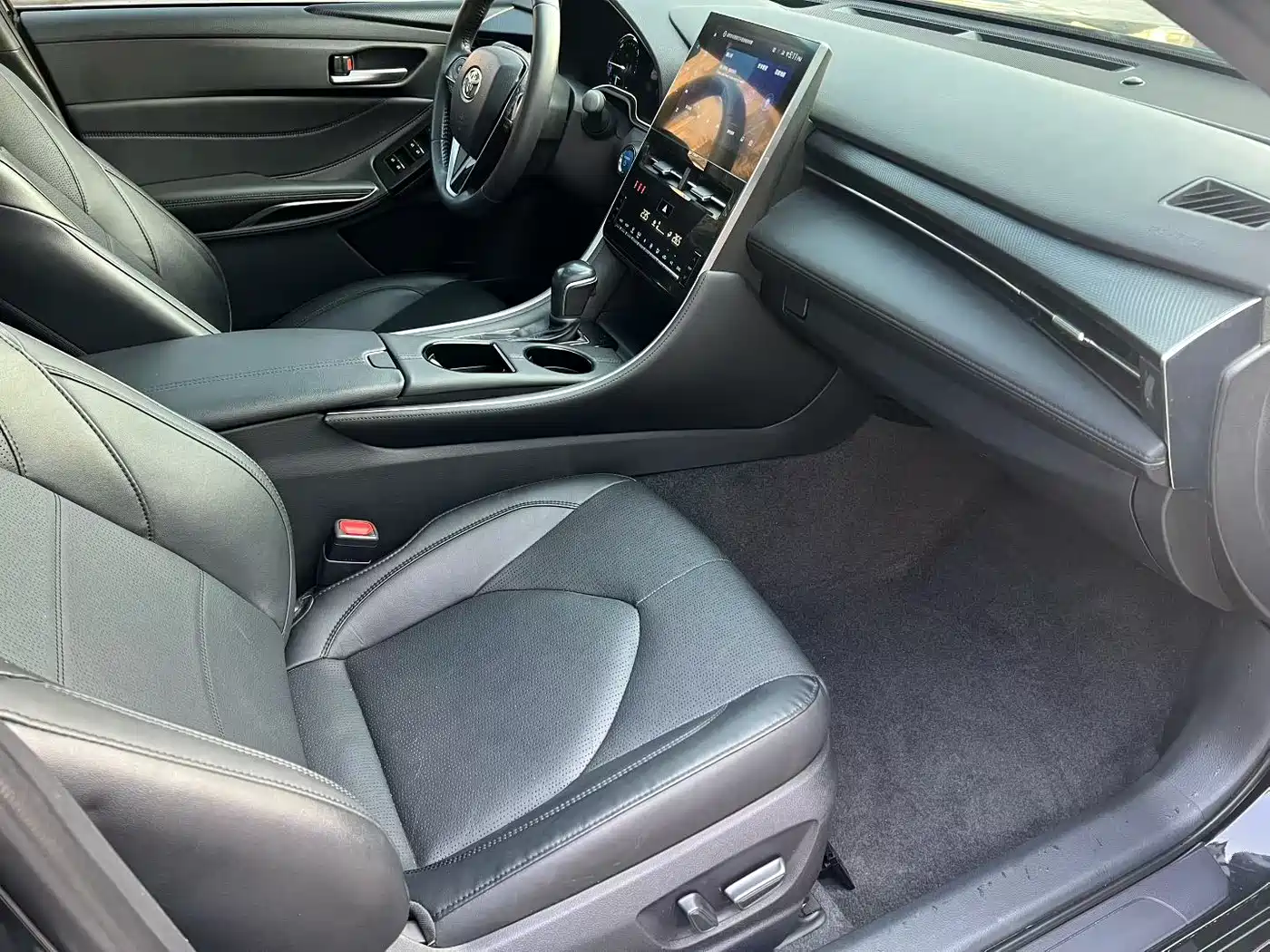 Toyota Avalon 2022 Hybrid 2.5L Luxury Edition фото 8
