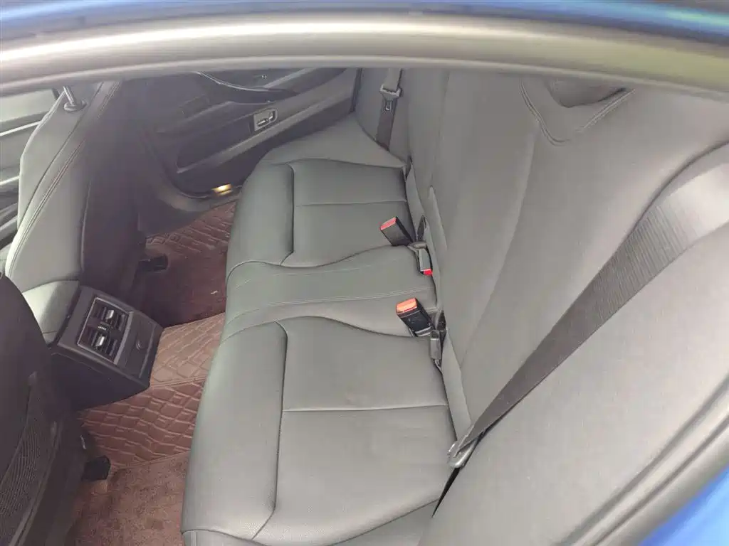 BMW 3 Series 2019 320Li M Sport Package фото 17