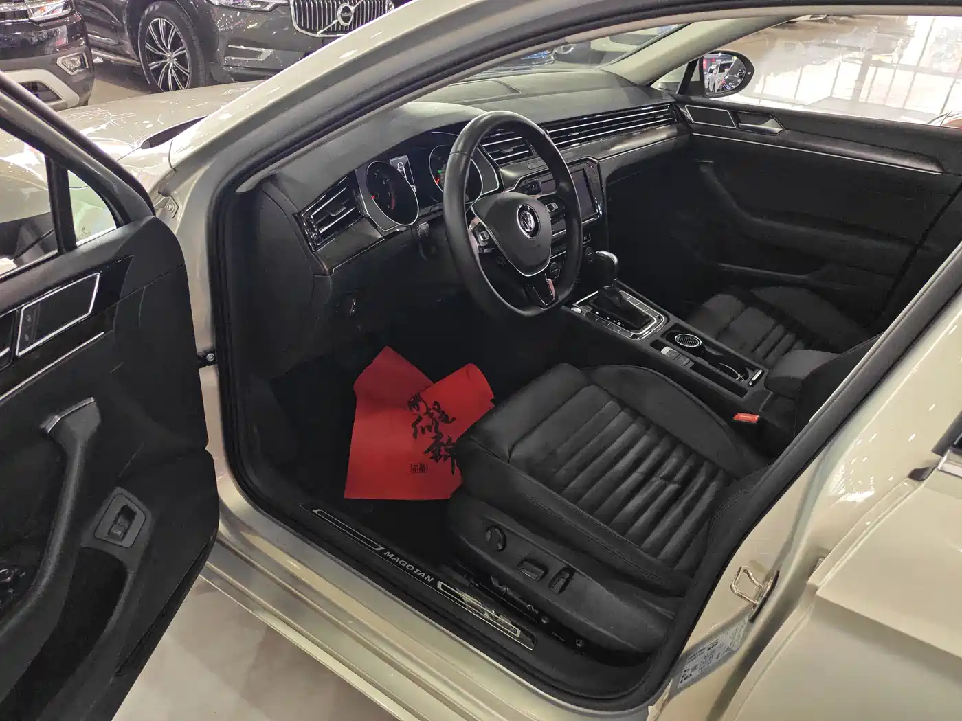 Volkswagen Magotan 2019 330TSI DSG Luxury Class China VI фото 7
