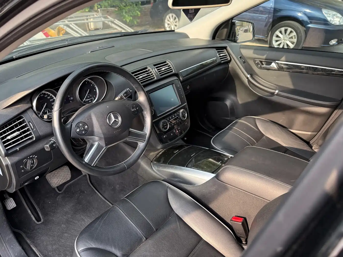 Mercedes-Benz R-Class 2017 R 320 4MATIC Business Collector's Edition фото 7