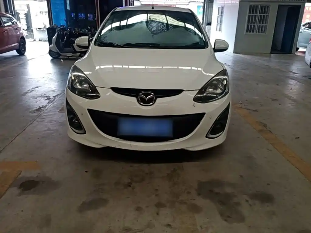 Mazda 2 2015 2012 Hatchback Dynamic 1.5L Automatic Value Edition