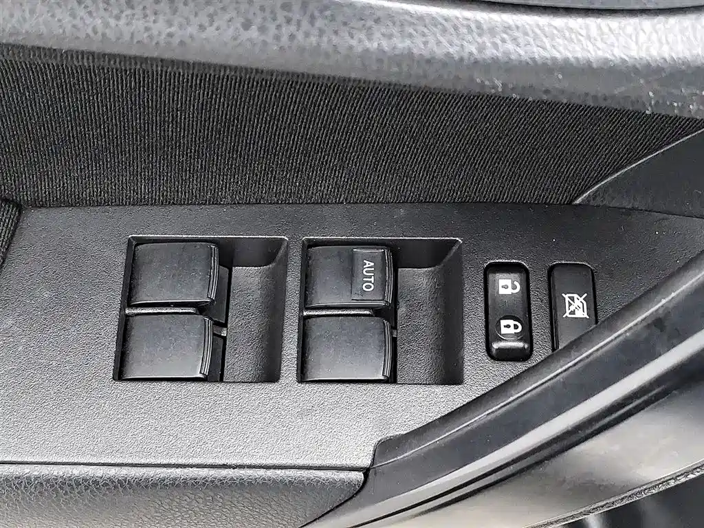 Toyota Corolla 2018 1.2T S-CVT GL Smart Edition фото 9