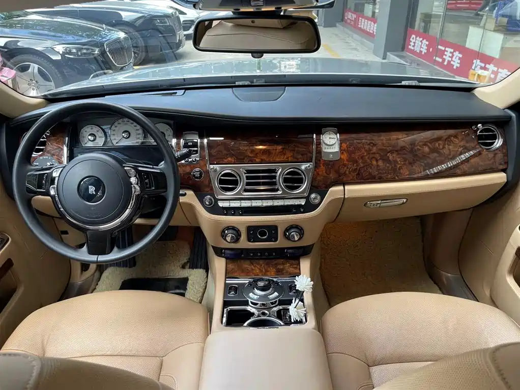 Rolls-Royce Ghost 2013 6.6T Art Deco Collector's Edition фото 8