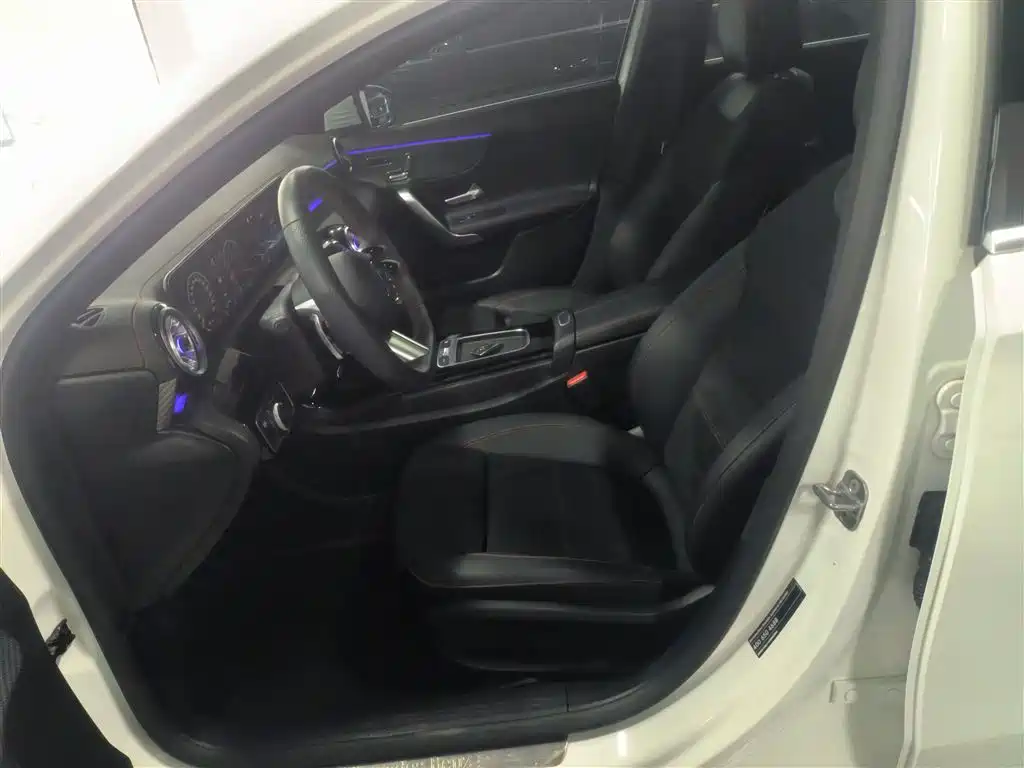 Mercedes-Benz A-Class 2025 A 200 L Fashion Edition фото 11