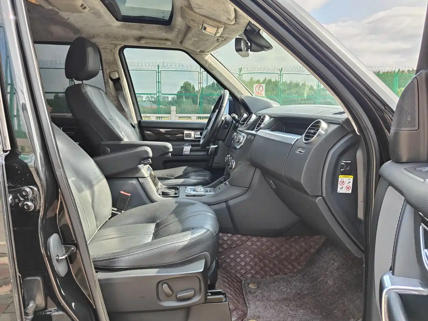Land Rover Discovery 2016 3.0 SC V6 HSE фото 11