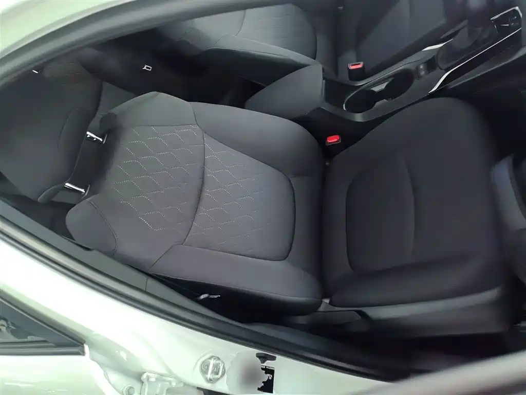 Toyota Corolla Cross 2023 2.0L Pioneer Edition фото 17
