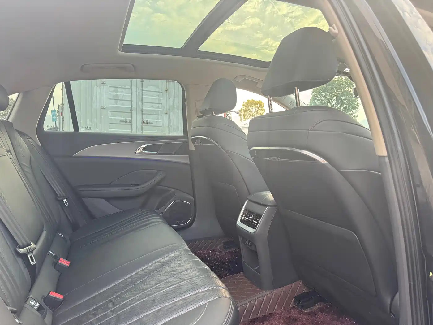 Hongqi H5 2023 2.0T Auto Smart Connect Flag Comfort фото 10
