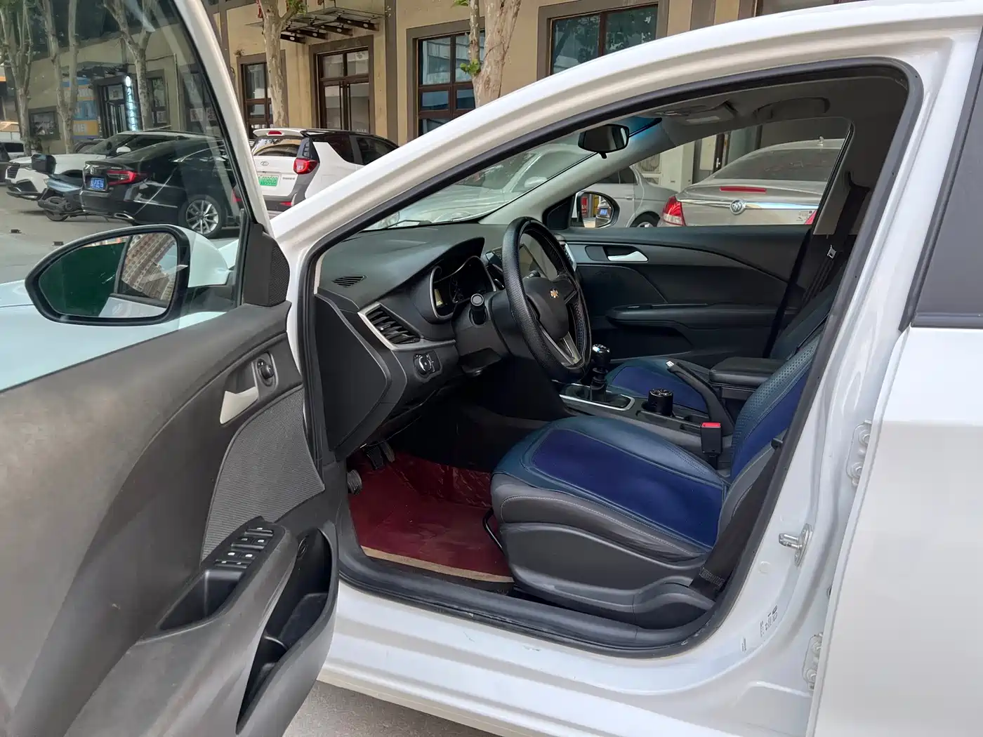 Chevrolet Cavalier 2019 320 Manual Enjoyment Edition фото 7