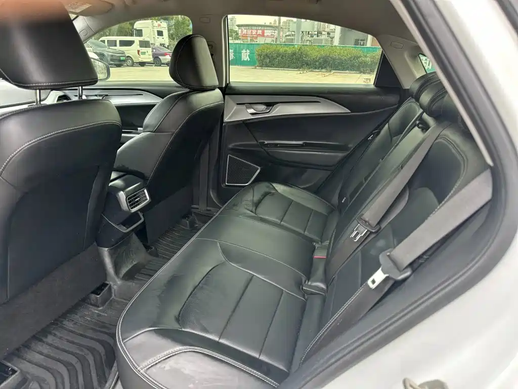 Фото 8 - Geely Geometry A