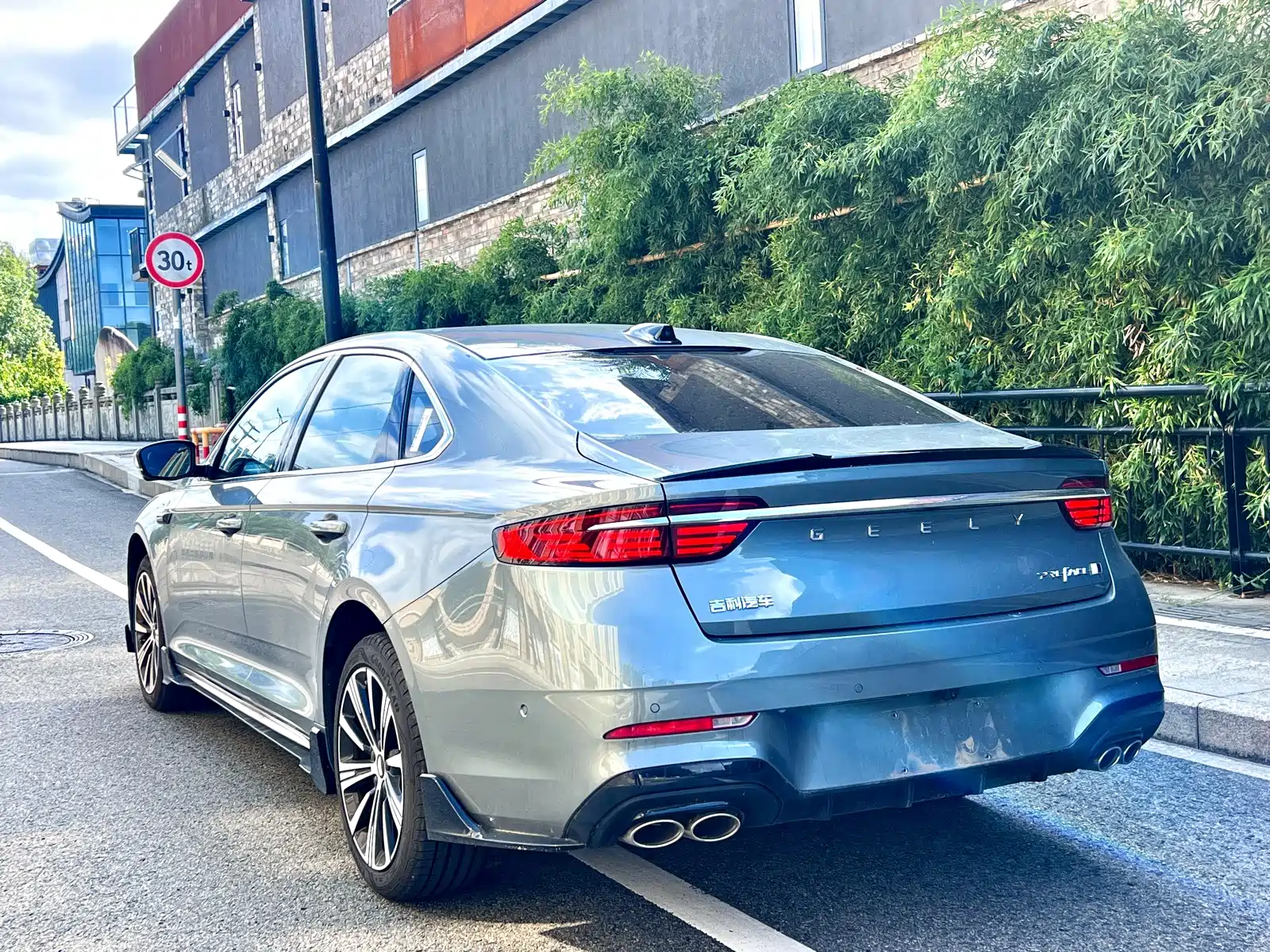 Фото 7 - Geely Preface