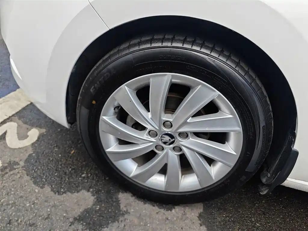 Škoda Rapid 2019 1.5L Manual Comfort Version China VI фото 23