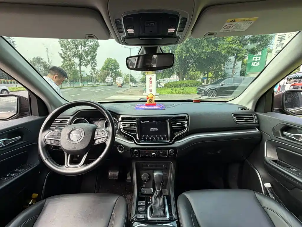 Jeep Grand Commander 2019 2018 2.0T AWD Premium Navigation Edition (China V)