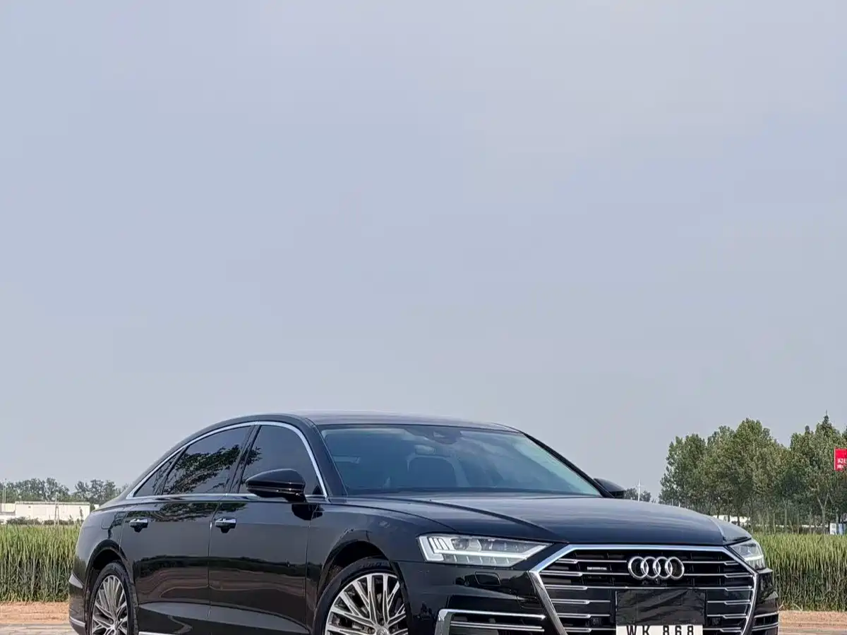 AUDI A8