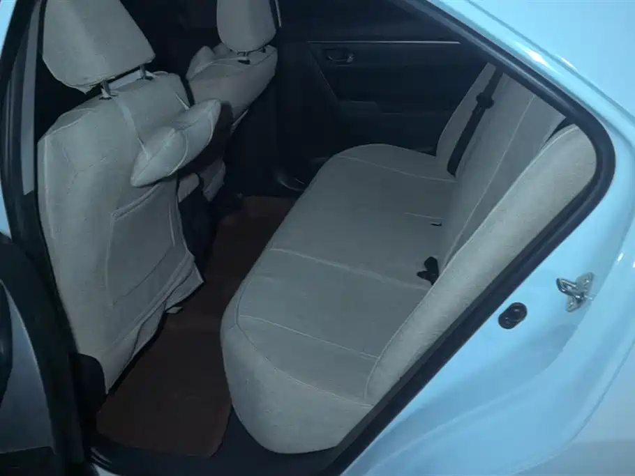 Toyota Corolla 2017 1.6L Manual GL фото 11