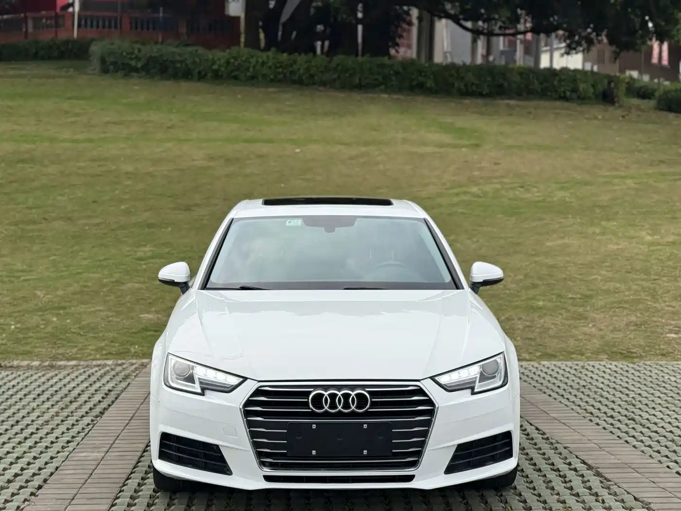 Audi A4L 2017 Plus 40 TFSI Progressive фото 2