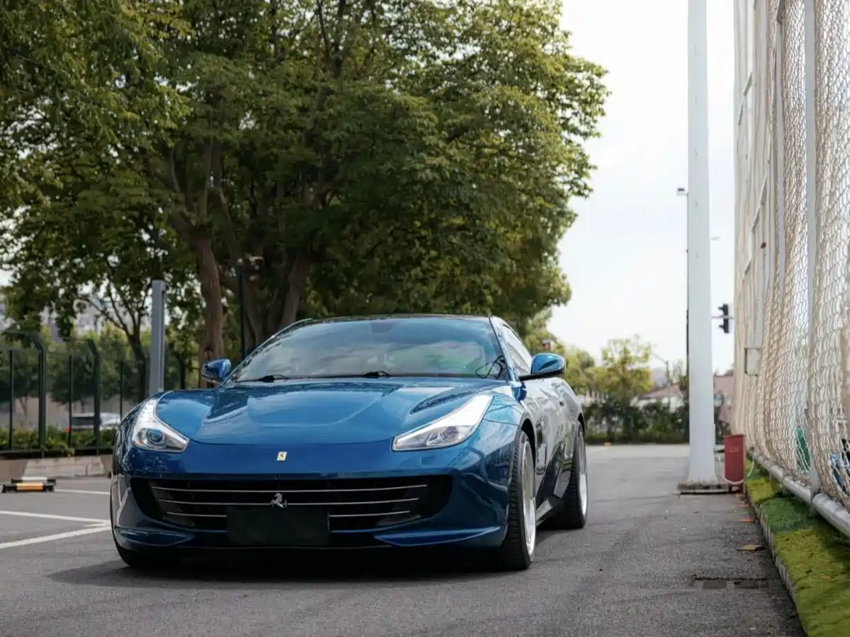 Ferrari GTC4Lusso 2018 2017 3.9T V8
