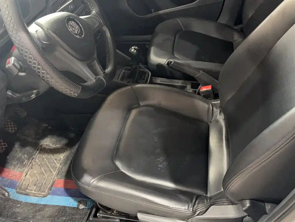 Volkswagen Jetta 2019 Dream Edition 1.4L Manual Fashion фото 8