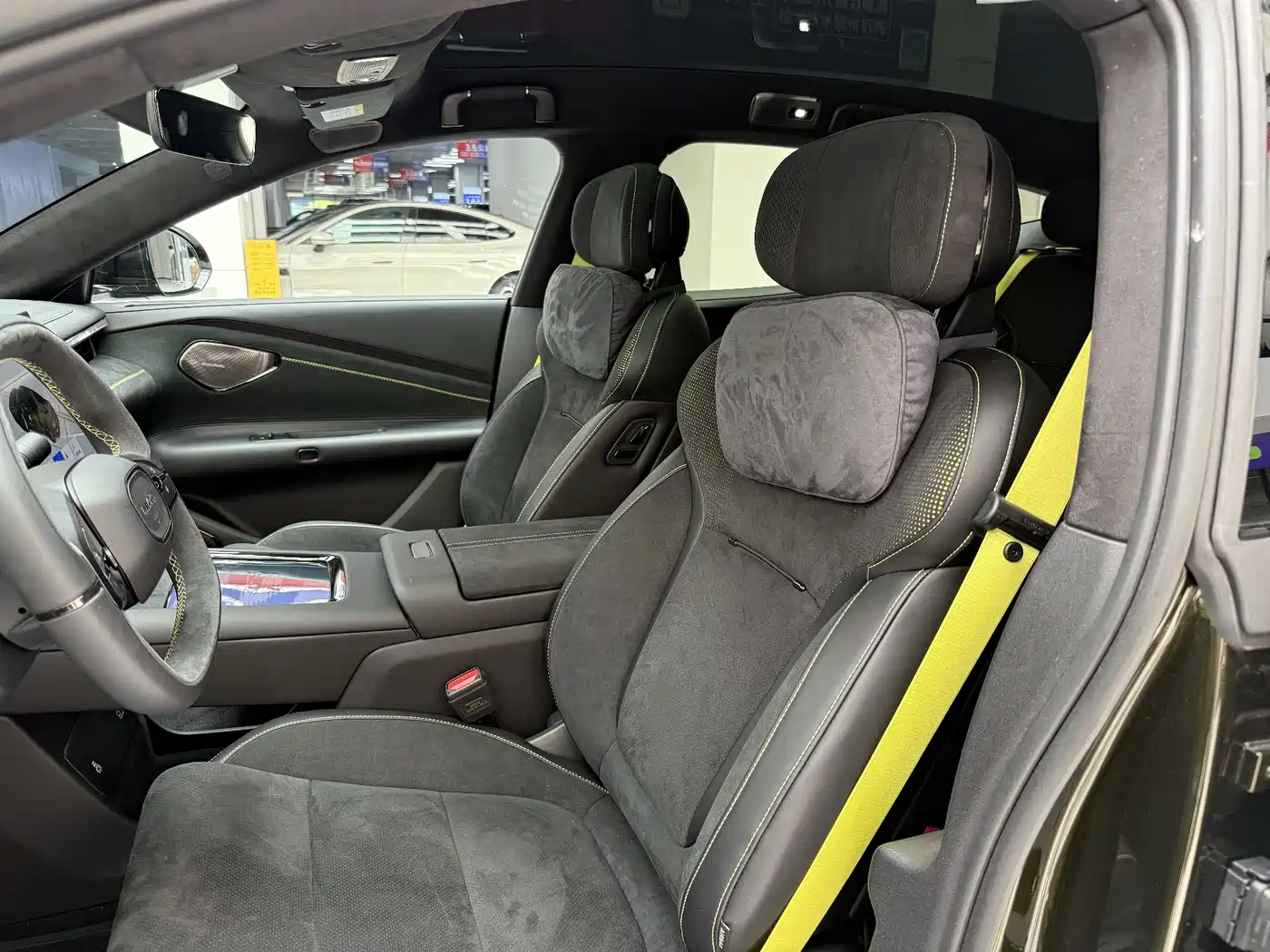 Lynk & Co 10 EM-P 2025 Facelift 240 AWD Ultra Sport Edition фото 5