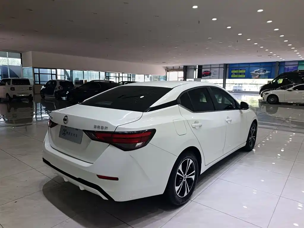Nissan SYLPHY, миниатюра 5