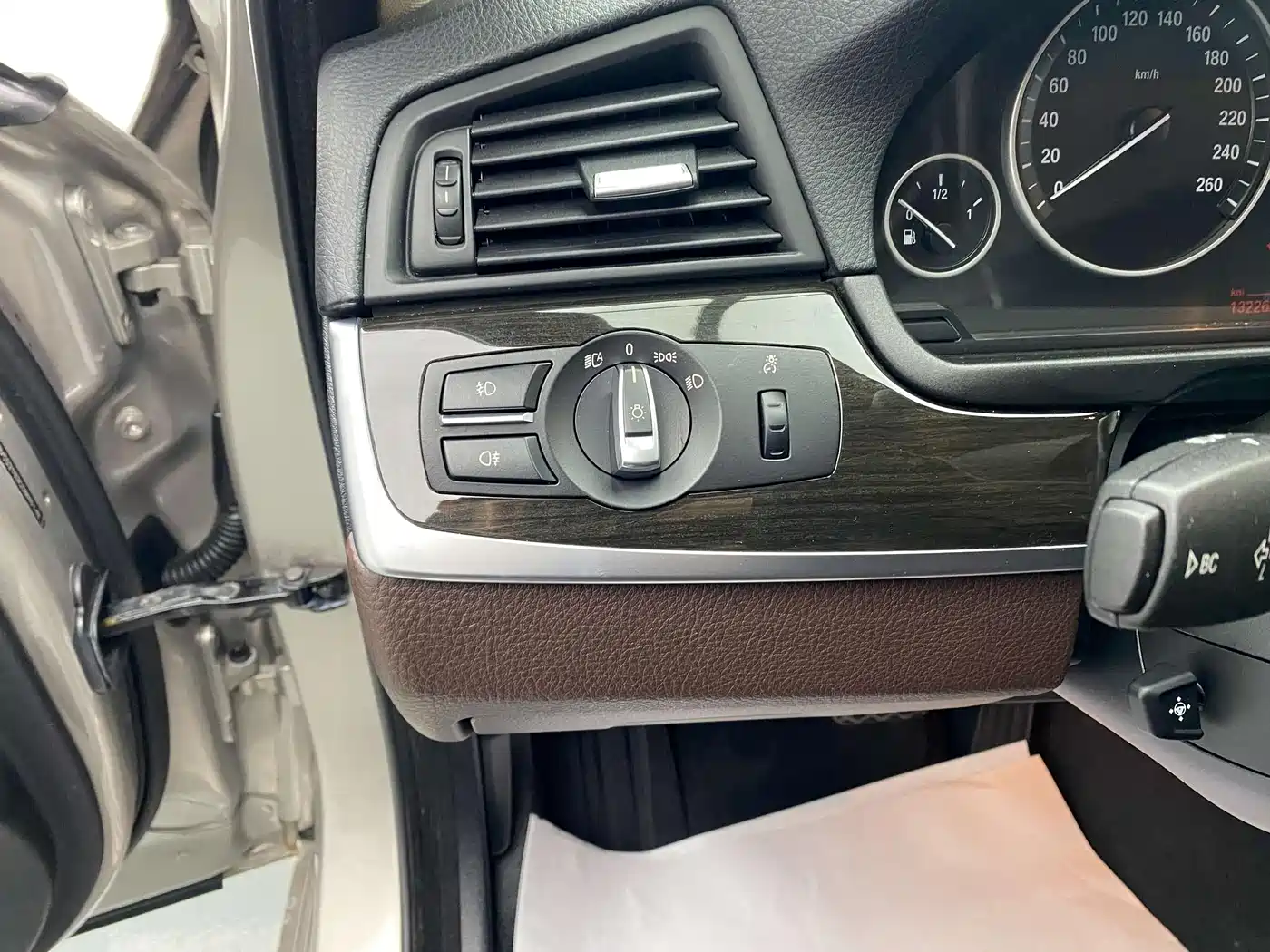 BMW 5 Series 2014 525Li Luxury Design Package фото 21