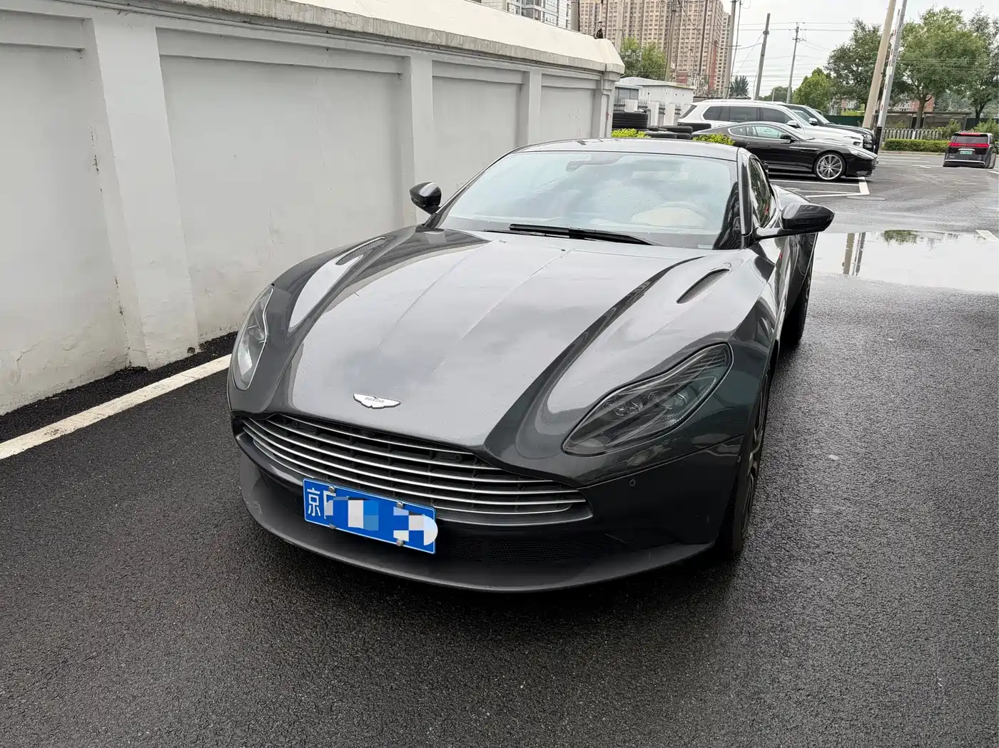 2022 Aston Martin DB11
