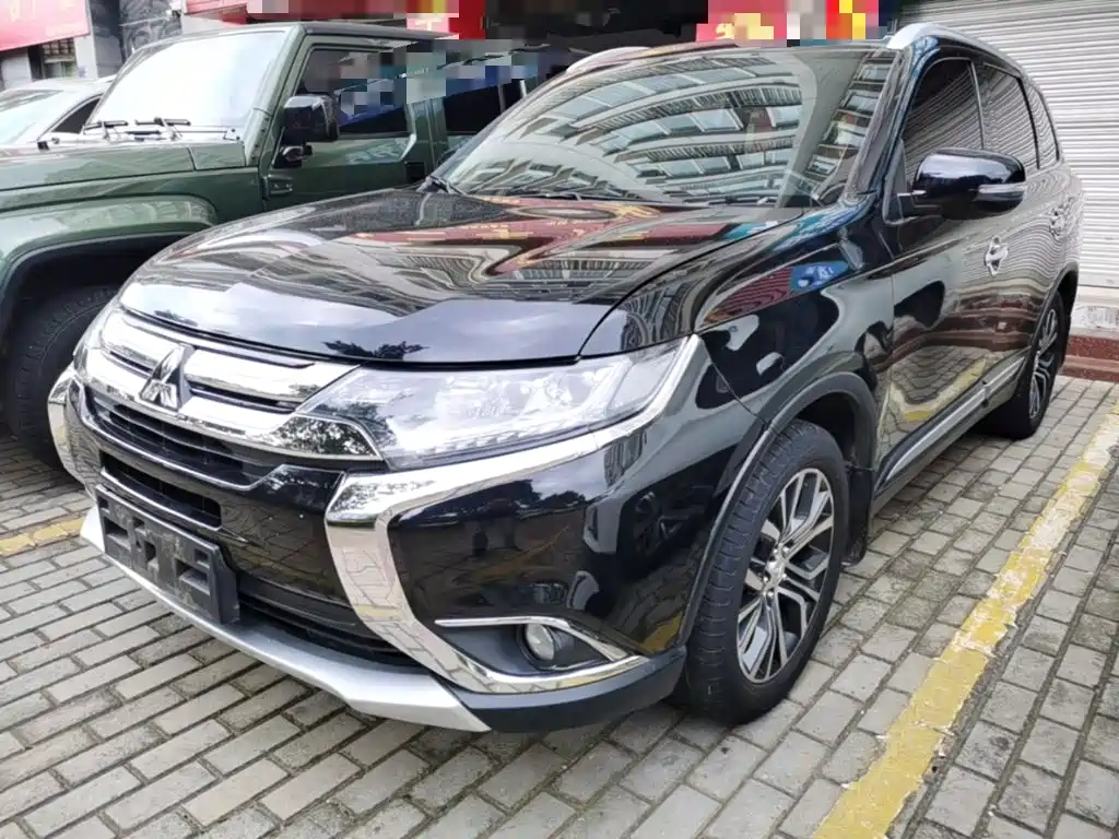 Mitsubishi Outlander 2017 2018 2.4L 4WD Luxury Edition 7-seater
