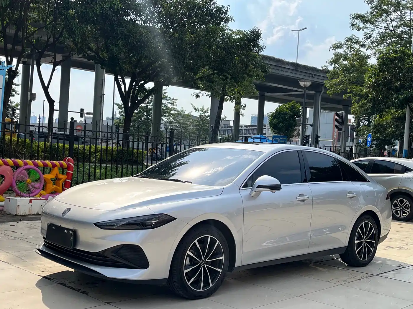 Roewe D7 2025 2025 DMH 125km World Champion Excellence Edition