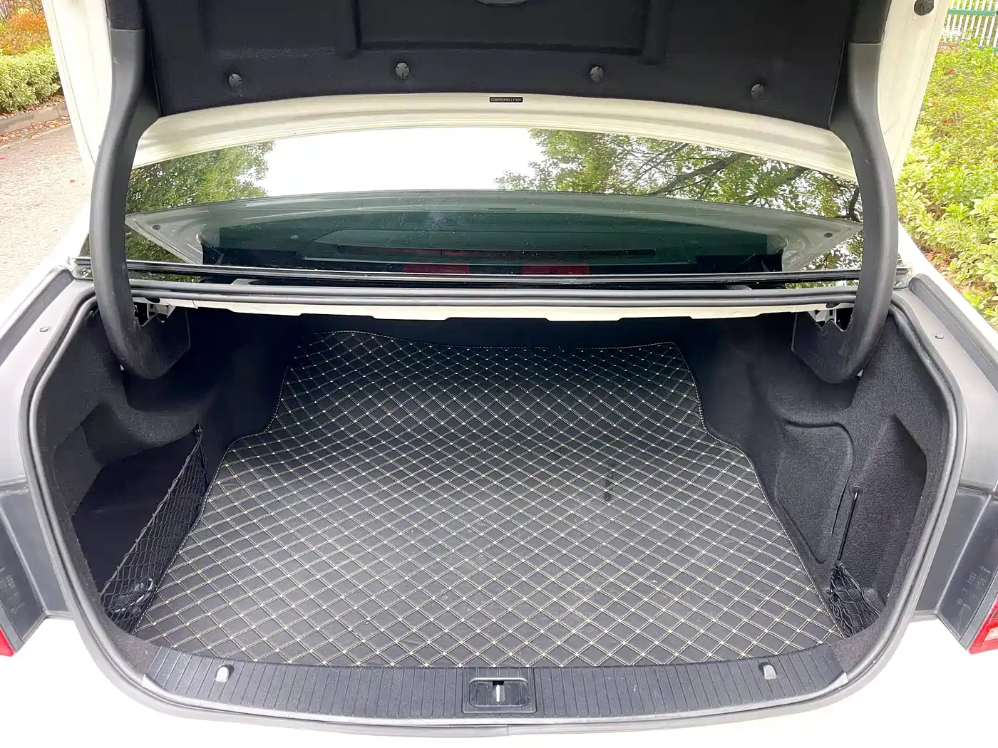 Mercedes-Benz E-Class 2014 Facelift E 300 L Sport фото 14