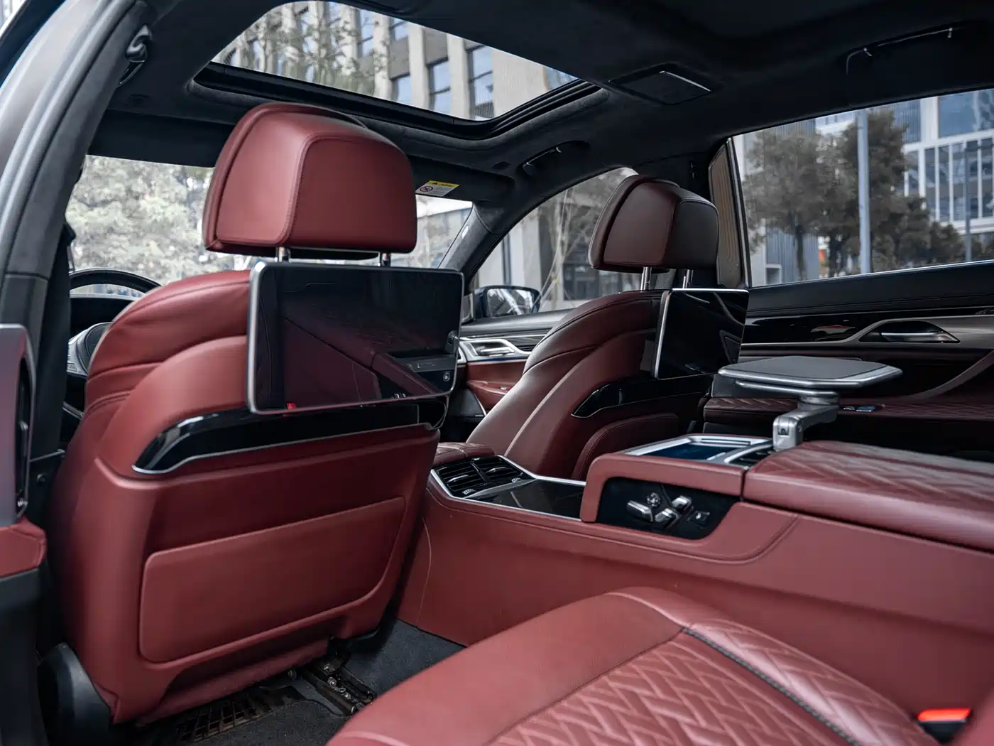 BMW 7 Series 2019 740Li xDrive Executive M Sport Package фото 5