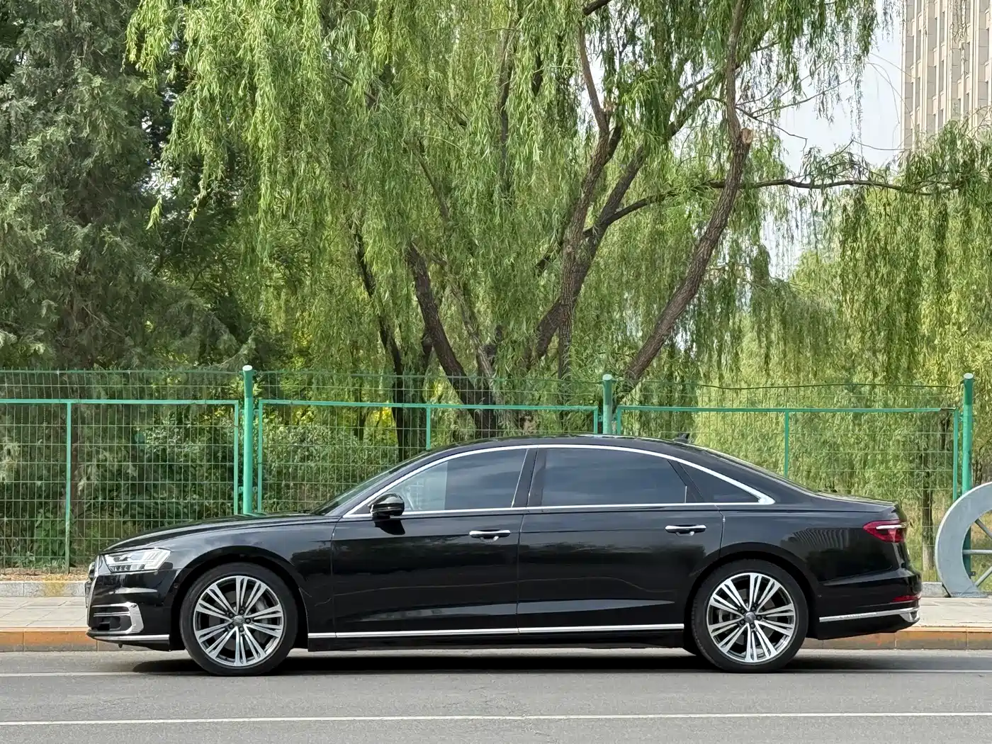 Audi A8 2019 Plus A8L 55 TFSI quattro Prestige фото 4