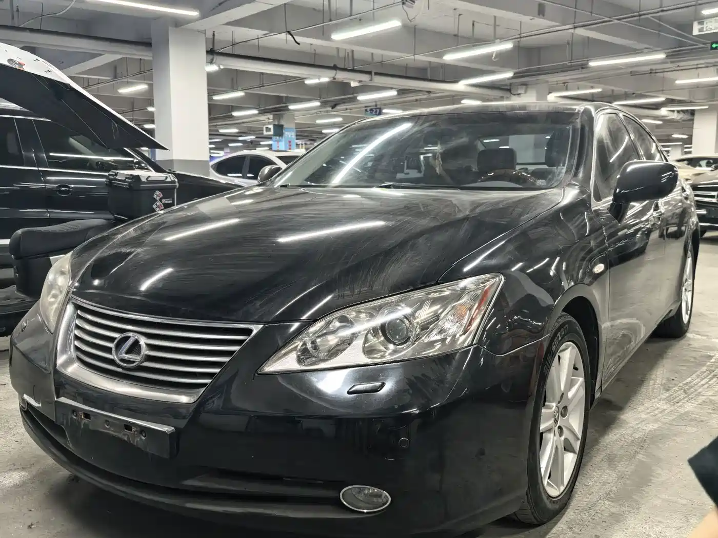 Фото 1 - Lexus ES