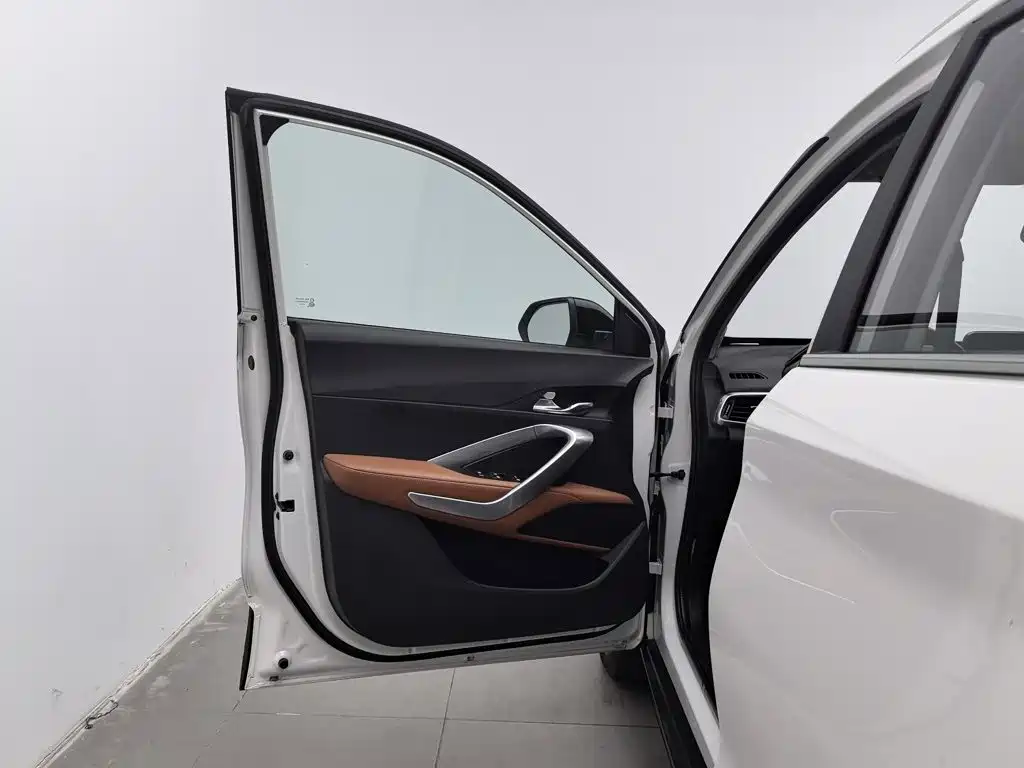 Photo 8 - Baojun 510
