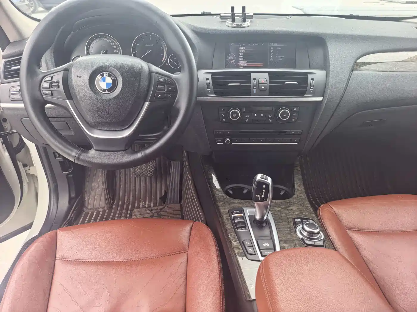 BMW X3 (Import) 2012 xDrive28i Leading Edition фото 6