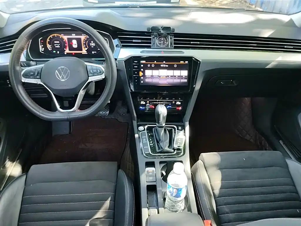 Volkswagen Magotan 2021 330TSI DSG 30th Anniversary Edition фото 10