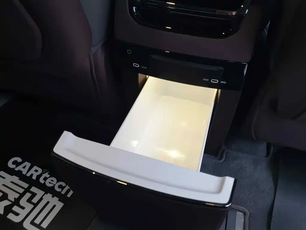ZEEKR 009 2026 2024 6-seat Executive AWD 108kWh