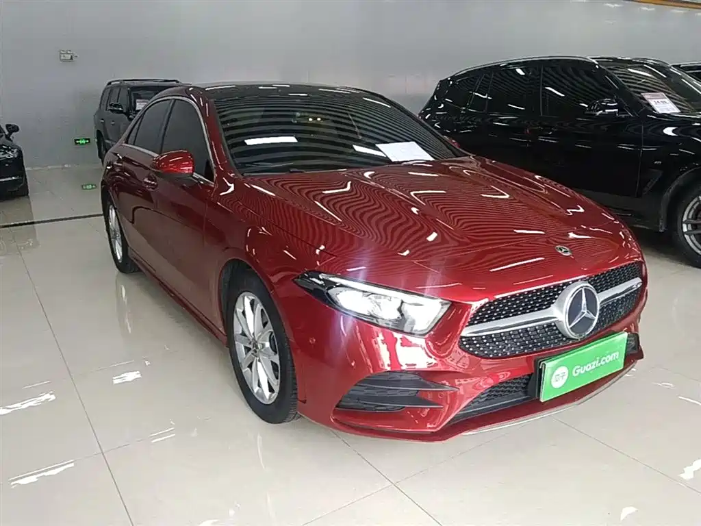 Mercedes-Benz A-Class 2019 Facelift A 200 L Sports Sedan фото 4
