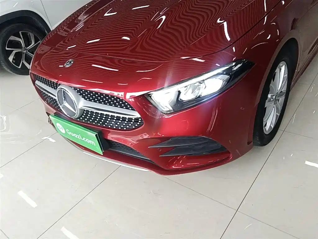 Mercedes-Benz A-Class 2019 Facelift A 200 L Sports Sedan фото 24