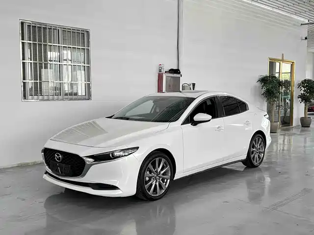 Mazda Mazda3 Axela 1.5L, автомат, Quality